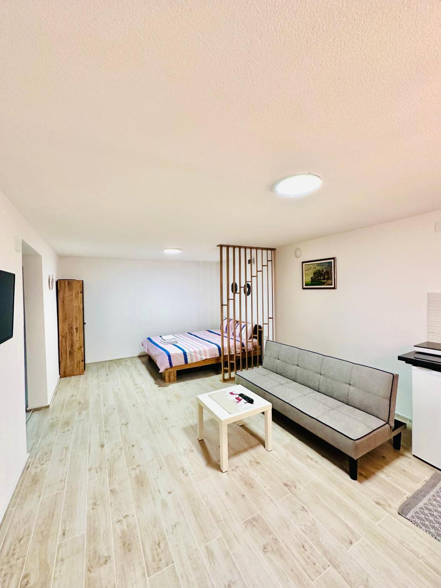 Luka Apartment In The Center Of โอครีด ภายนอก รูปภาพ